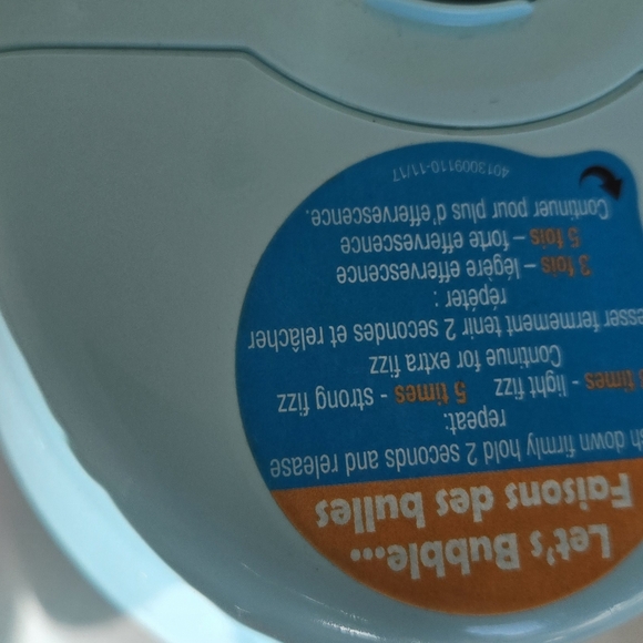 SodaStream Blue Sparkling Water Maker - Picture 3 of 3